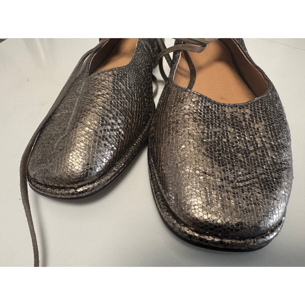 Madewell Normani Lace-Up Mary Janes in metallic leather - Picture 5 of 9